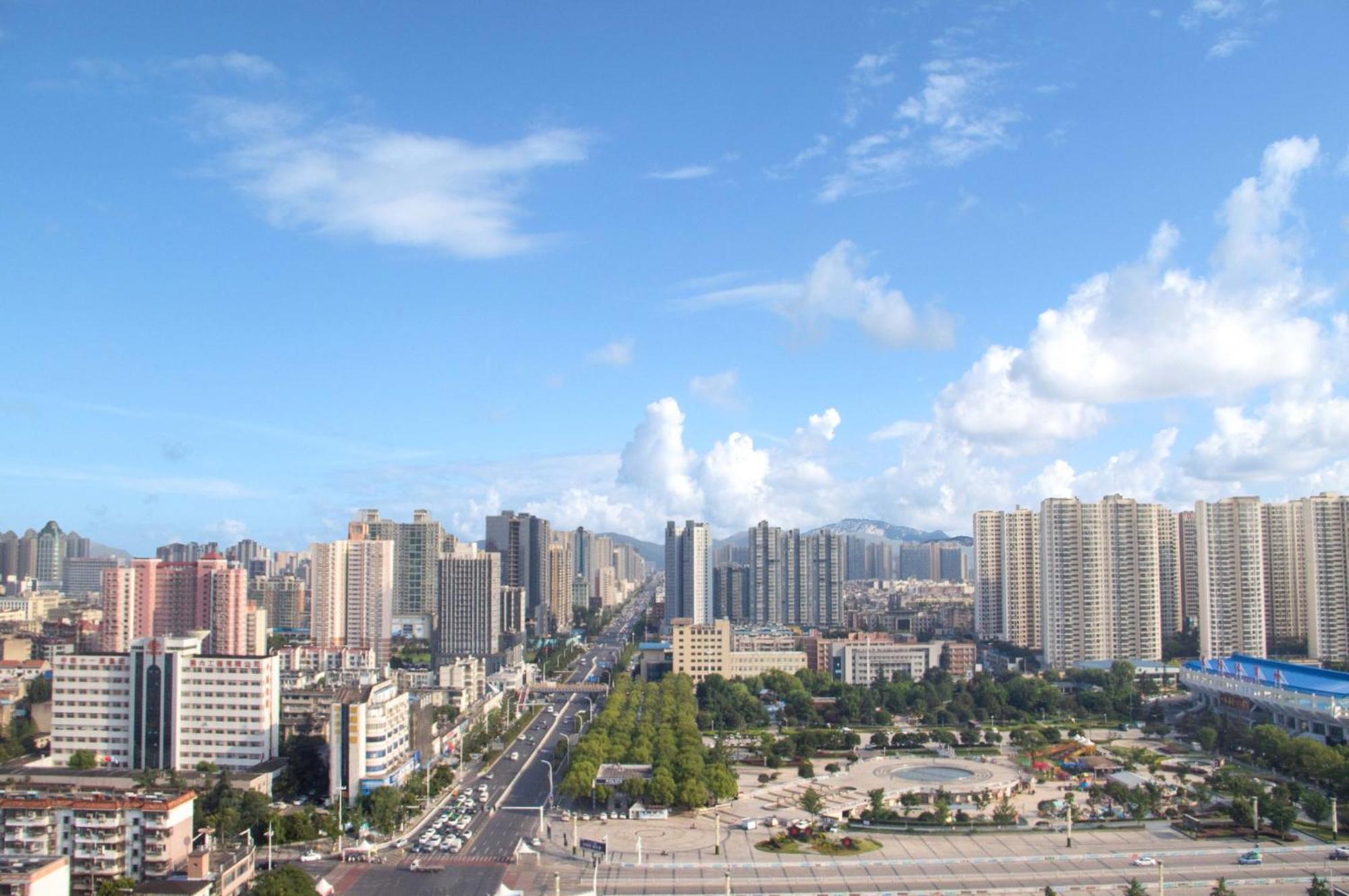 Crowne Plaza Xiangyang By Ihg Hotel Exterior photo