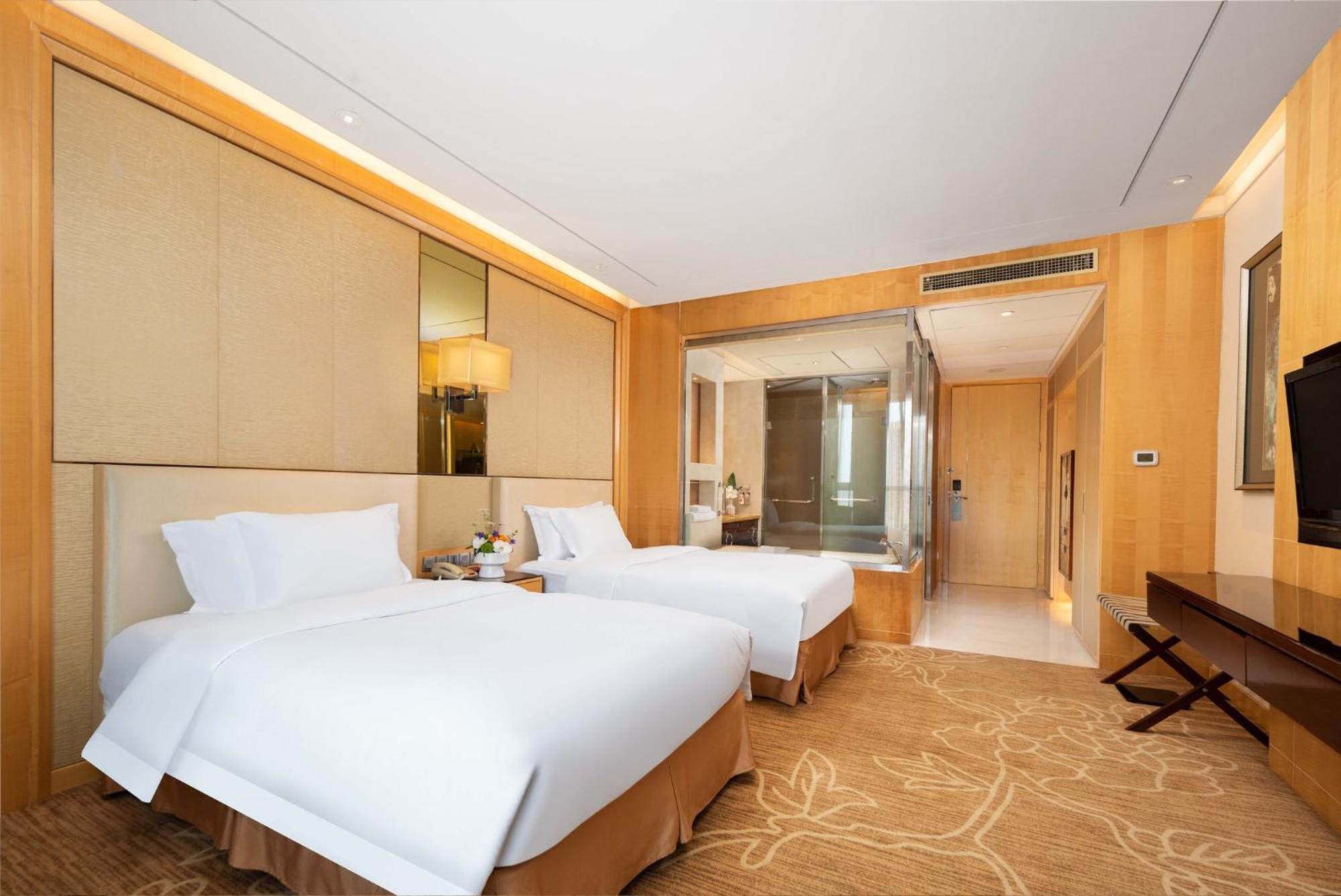 Crowne Plaza Xiangyang By Ihg Hotel Exterior photo