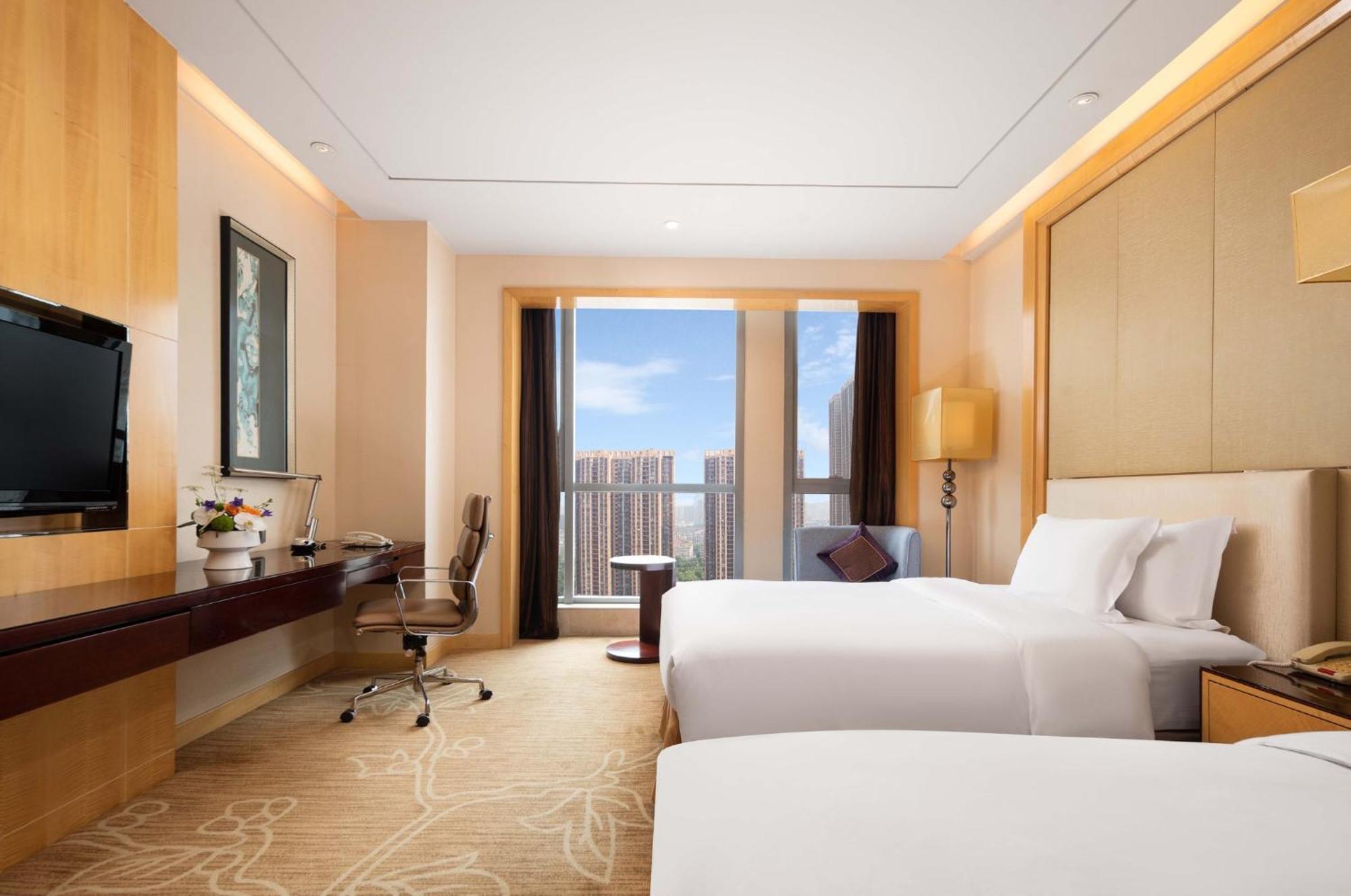 Crowne Plaza Xiangyang By Ihg Hotel Exterior photo